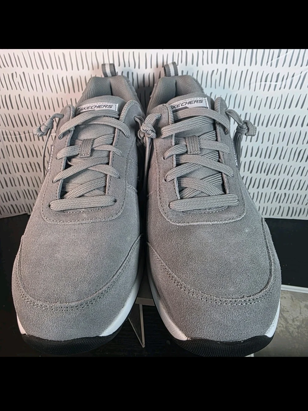 Skechers Work Shoes Men’s 10.5 Gray Carbon Nano Toe ESD Memory Foam